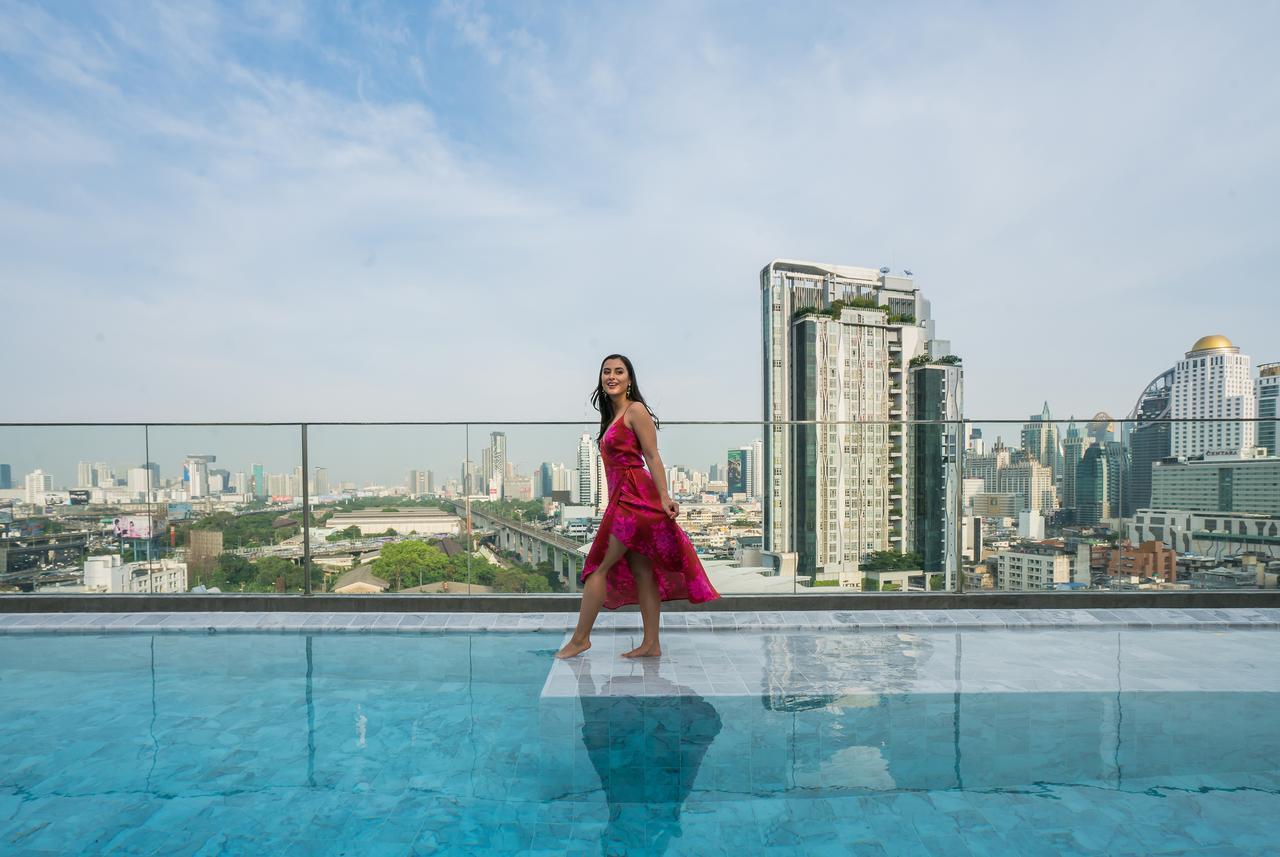 阿卡拉酒店 曼谷 外观 照片 The rooftop pool at the hotel