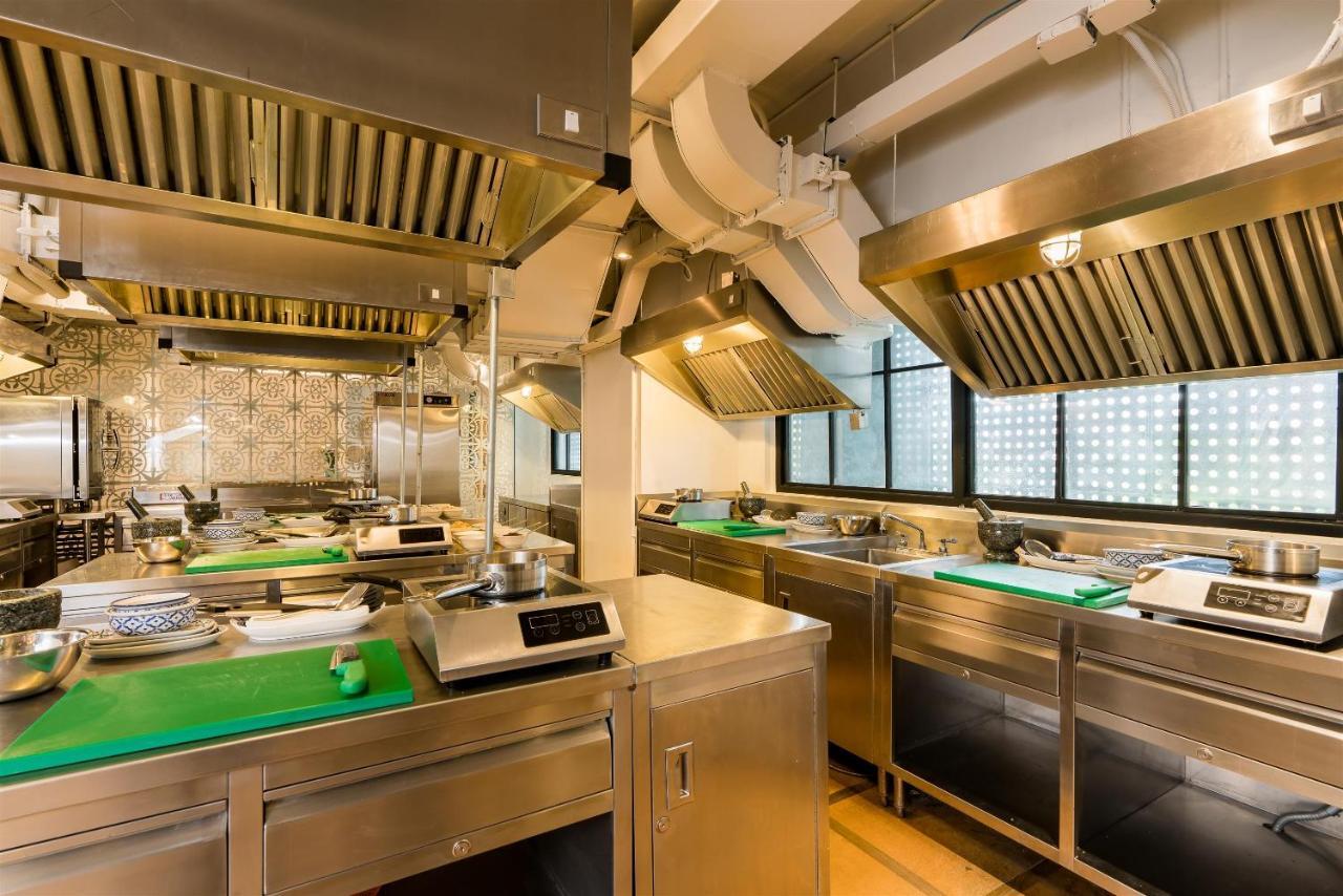阿卡拉酒店 曼谷 外观 照片 A commercial kitchen
